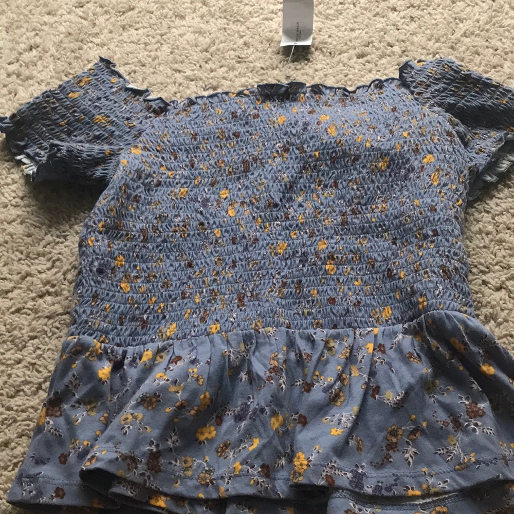 American Eagle women’s off the shoulder top